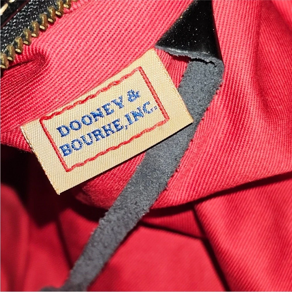 Dooney & Bourke Nikki Shadow Signature Logo Canvas Shoulder bag